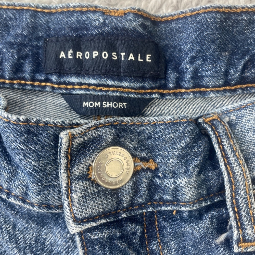 Aeropostale Mom Shorts Womens 10 Blue Distressed High Waisted‎ Denim Frayed Hem - Picture 2 of 7